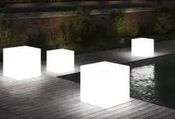 Светящийся куб Piazza 200 мм Подсветка: RGB/W, ландшафтное крепление