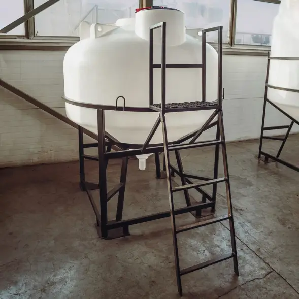 Емкость ЦКТ 3000 л с патрубком 90мм под плотность до 1,5 г/см3 белая в обрешетке