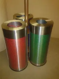 Урна Молл, шлифованная, перфорированная с разноцветными емкостями 3х27 л