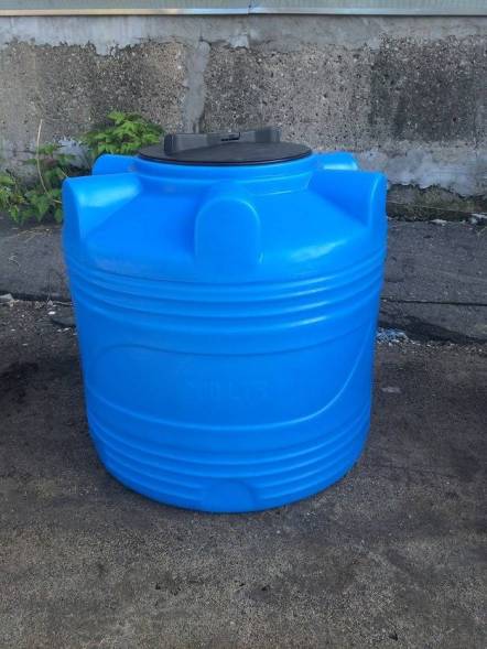 Бочка (емкость) пластиковая вертикальная с крышкой, 200 л, черный [TV200S2]