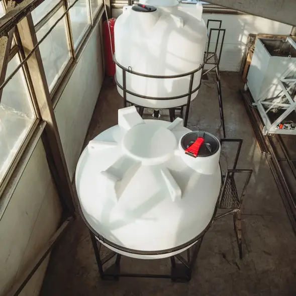 Емкость ЦКТ 3000 л с патрубком 90мм под плотность до 1,5 г/см3 белая в обрешетке