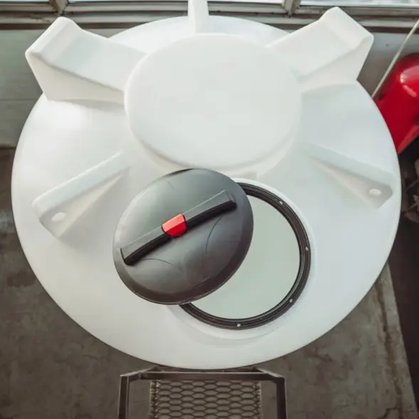 Емкость ЦКТ 5000 л с патрубком 110мм под плотность до 1,2 г/см3 белая в обрешетке