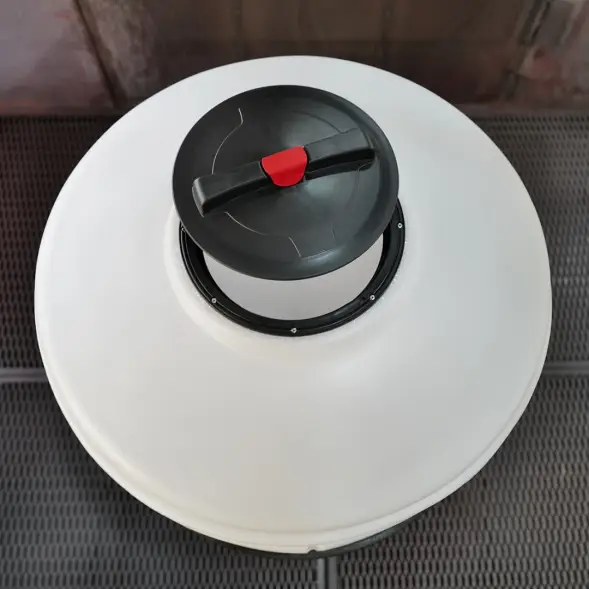 Емкость ФМ 500л белая в обрешетке